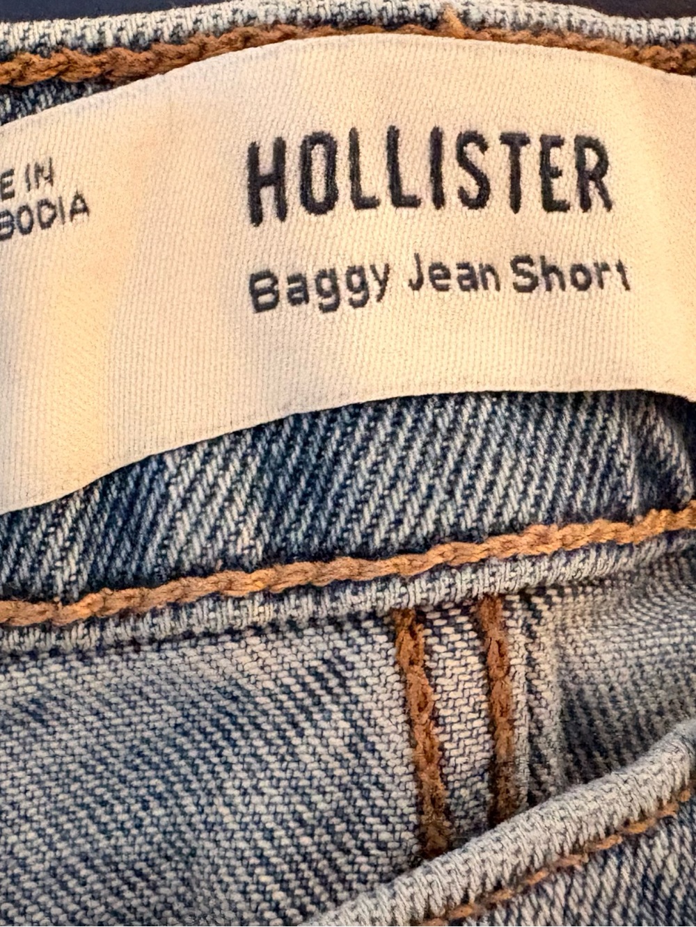 Hollister Men’s Light Blue Relaxed Baggy Jean Shorts